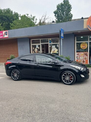 Hyundai Elantra-2