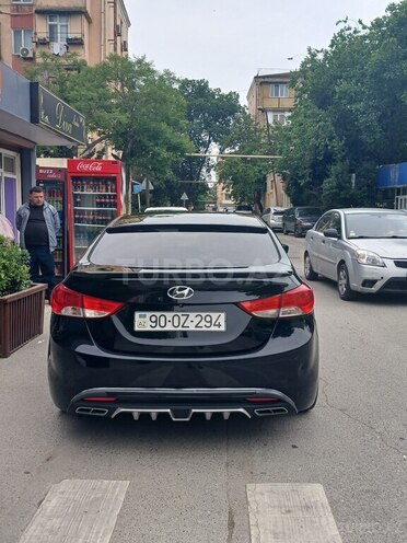 Hyundai Elantra-3