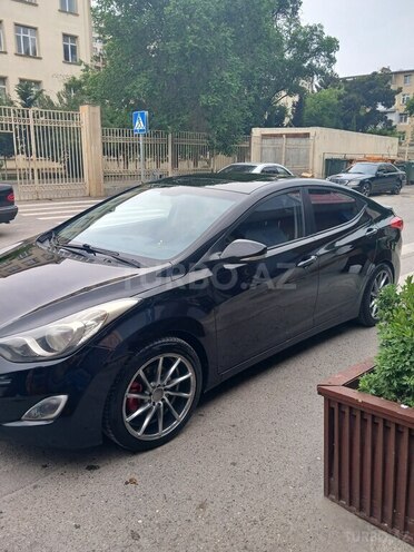 Hyundai Elantra-4