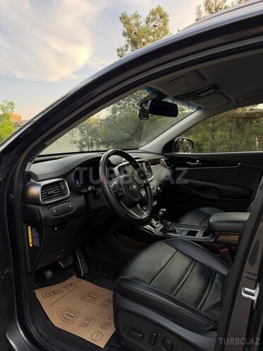 Kia Sorento-8