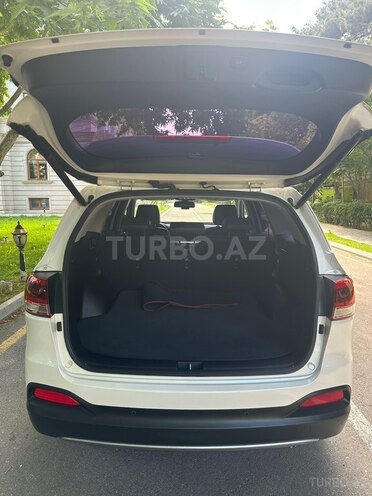 Kia Sorento-13