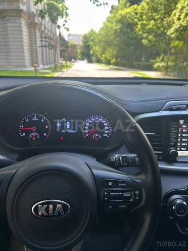 Kia Sorento-11