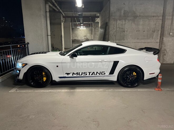 Ford Mustang-12