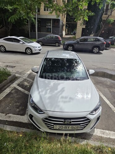 Hyundai Avante-3