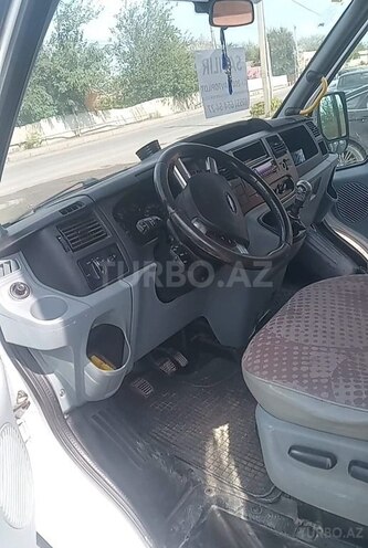 Ford Transit-7