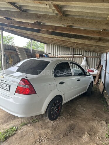 Chevrolet Aveo-3