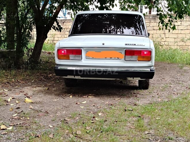 LADA (VAZ) 2107-2