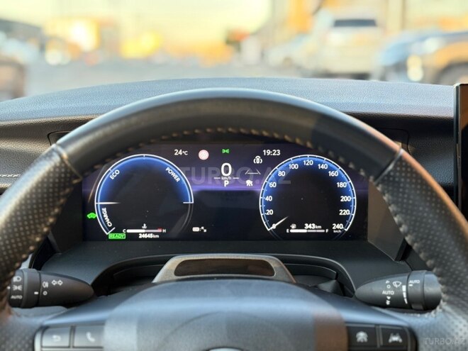 Toyota Camry-15