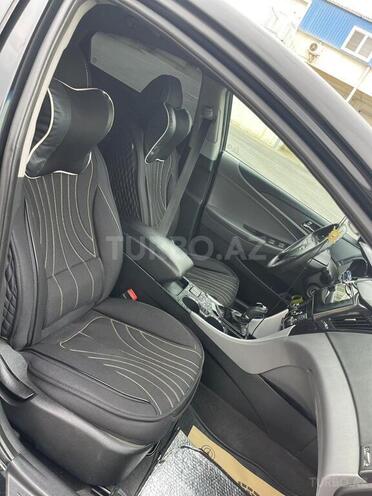 Hyundai Sonata-4