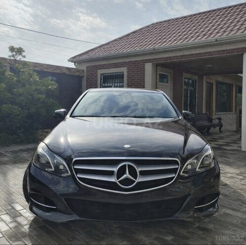 Mercedes E 220-1