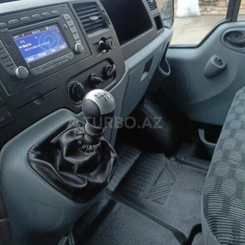 Ford Transit-4