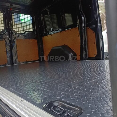 Ford Transit-3