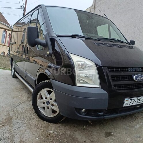 Ford Transit-8