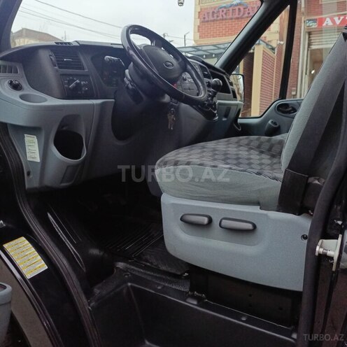 Ford Transit-11
