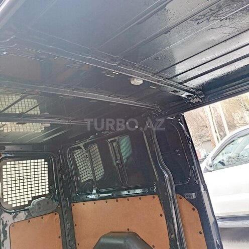 Ford Transit-14