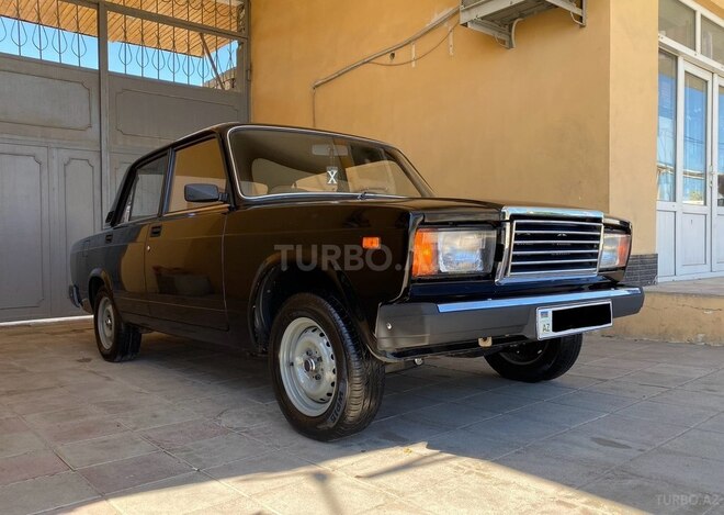 LADA (VAZ) 2107-2