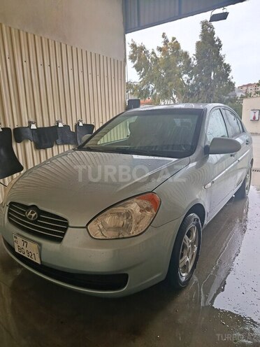 Hyundai Accent-2