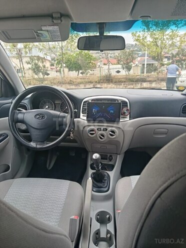 Hyundai Accent-4