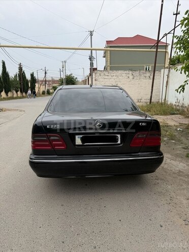 Mercedes E 270-4