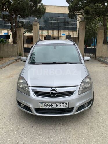 Opel Zafira-1