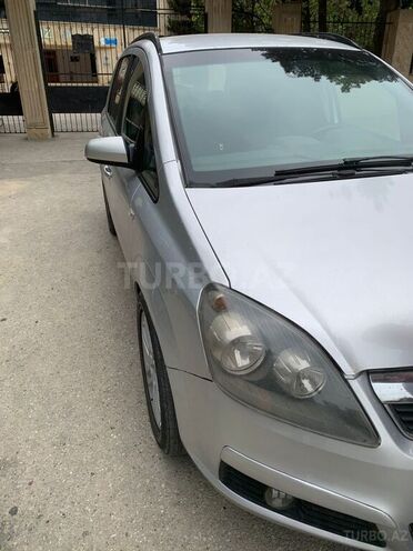 Opel Zafira-2