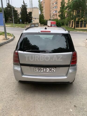 Opel Zafira-4