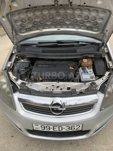 Opel Zafira-6