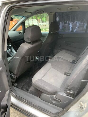 Opel Zafira-9