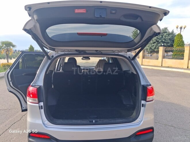 Kia Sorento-12