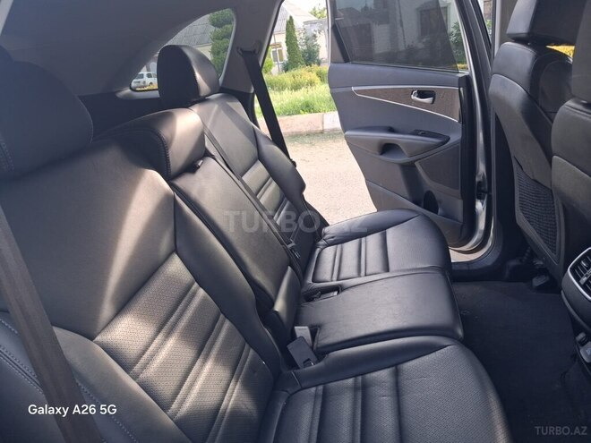 Kia Sorento-13
