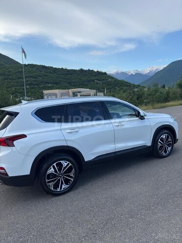 Hyundai Santa Fe-5