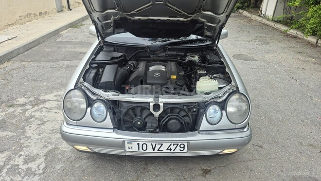 Mercedes E 240-7