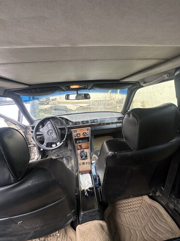 Mercedes 200 D-4