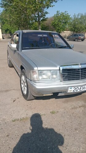 Mercedes 190-2