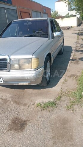 Mercedes 190-4