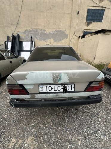 Mercedes 200 D-5
