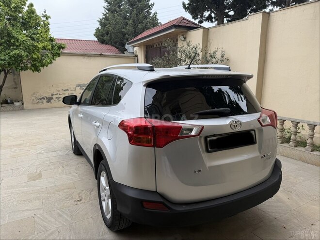 Toyota RAV4-4