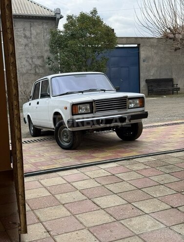 LADA (VAZ) 2107-2