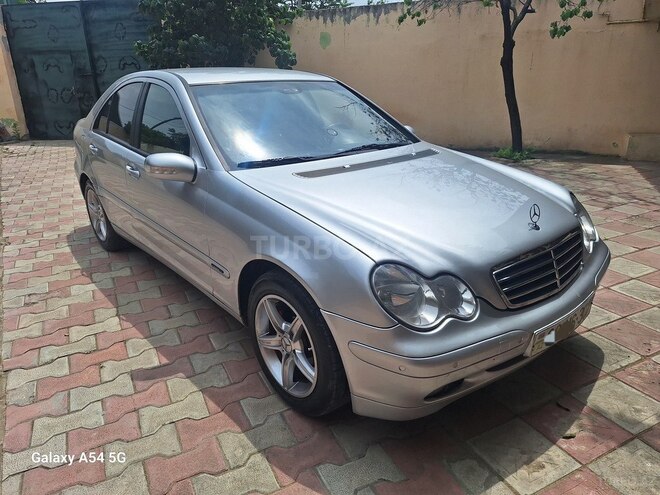 Mercedes C 200-1
