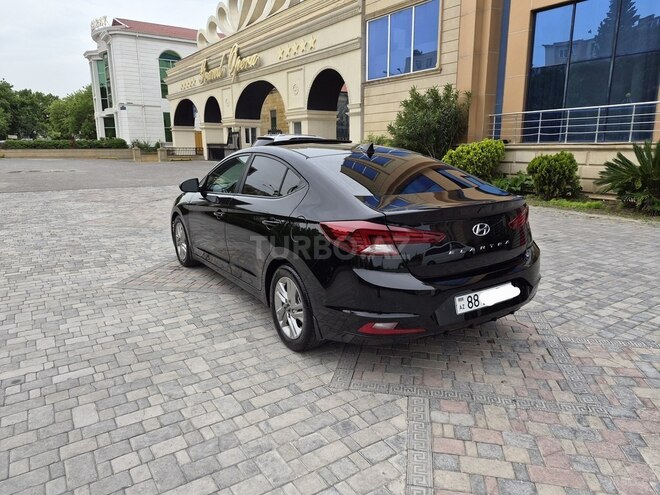 Hyundai Elantra-5