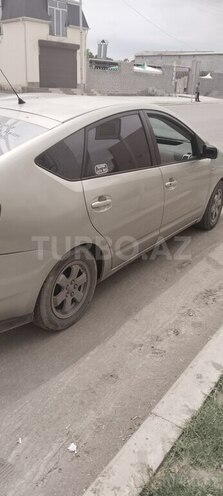 Toyota Prius-5