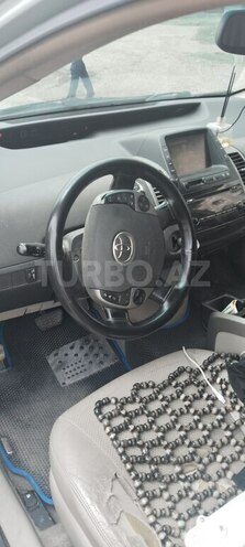 Toyota Prius-7