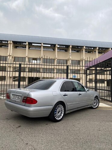 Mercedes E 240-9