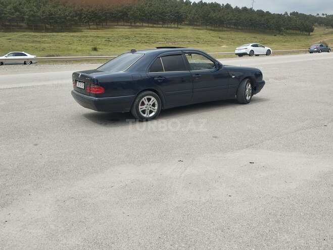 Mercedes E 200-5
