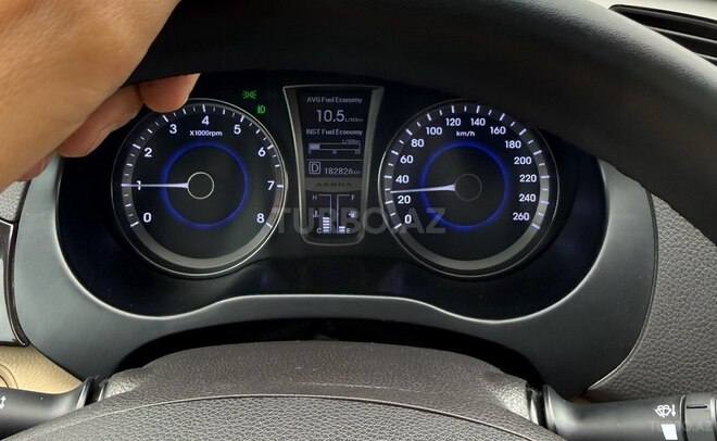 Hyundai Azera-17