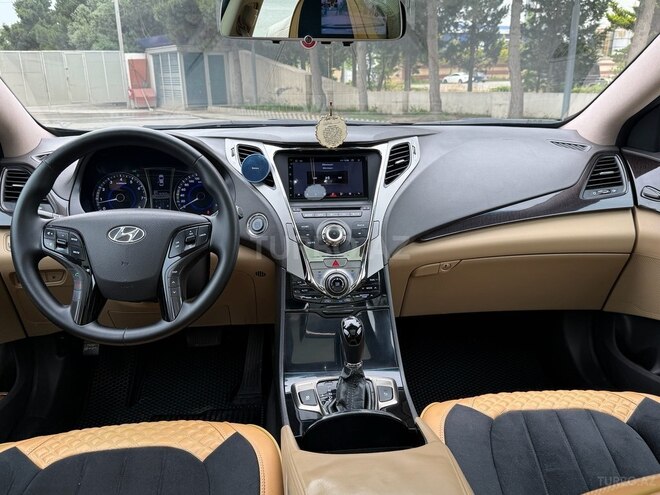 Hyundai Azera-9