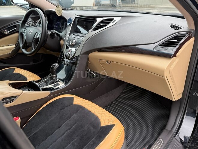 Hyundai Azera-12