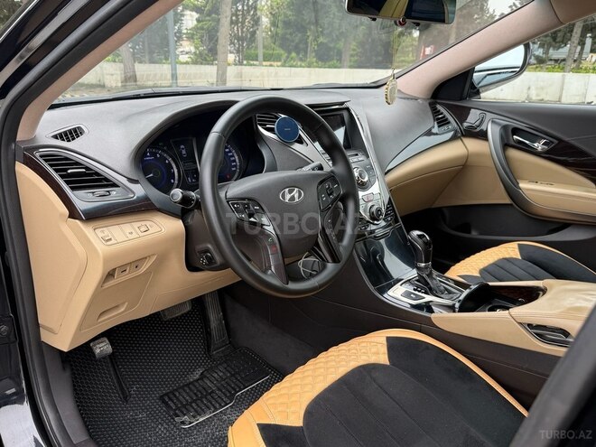 Hyundai Azera-10