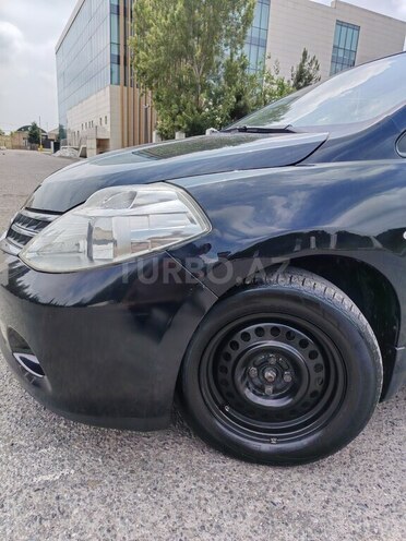 Nissan Tiida-2