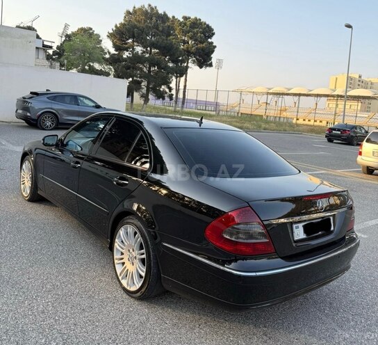 Mercedes E 220-2